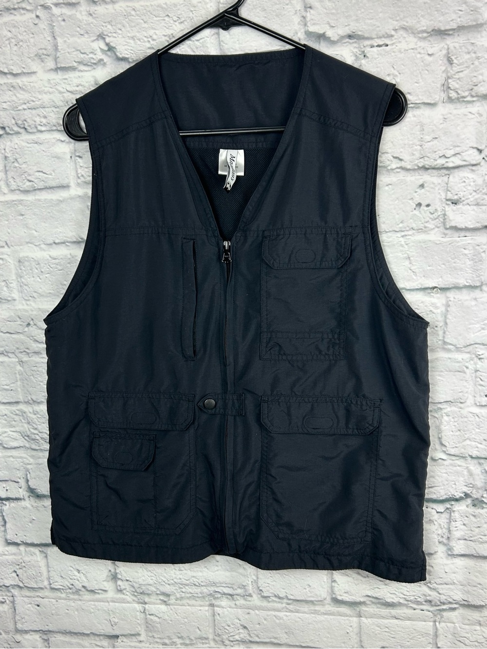 Magellan’s Travel Gear Black Utility Fishing Vest Mesh Lined Nylon Size Medium